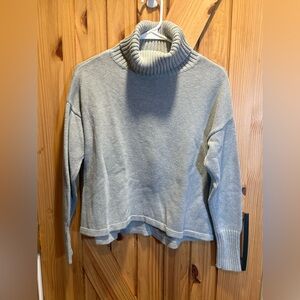 Aerie Gray Turtleneck Sweater Size Medium